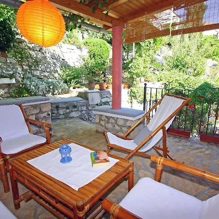 Mirna By Interhome Tatil Evi Ložišće